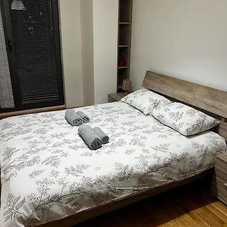 Modern In Perfect Location *